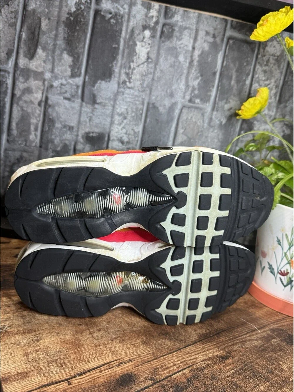 Nike Air Max 95 Essential Ocean Cube Black Lace-Up Sneaker AT9865-002